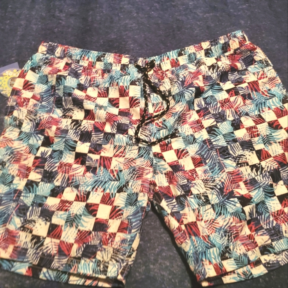 Mens XL Distortion swim trunks SPF 50+ - BNWT